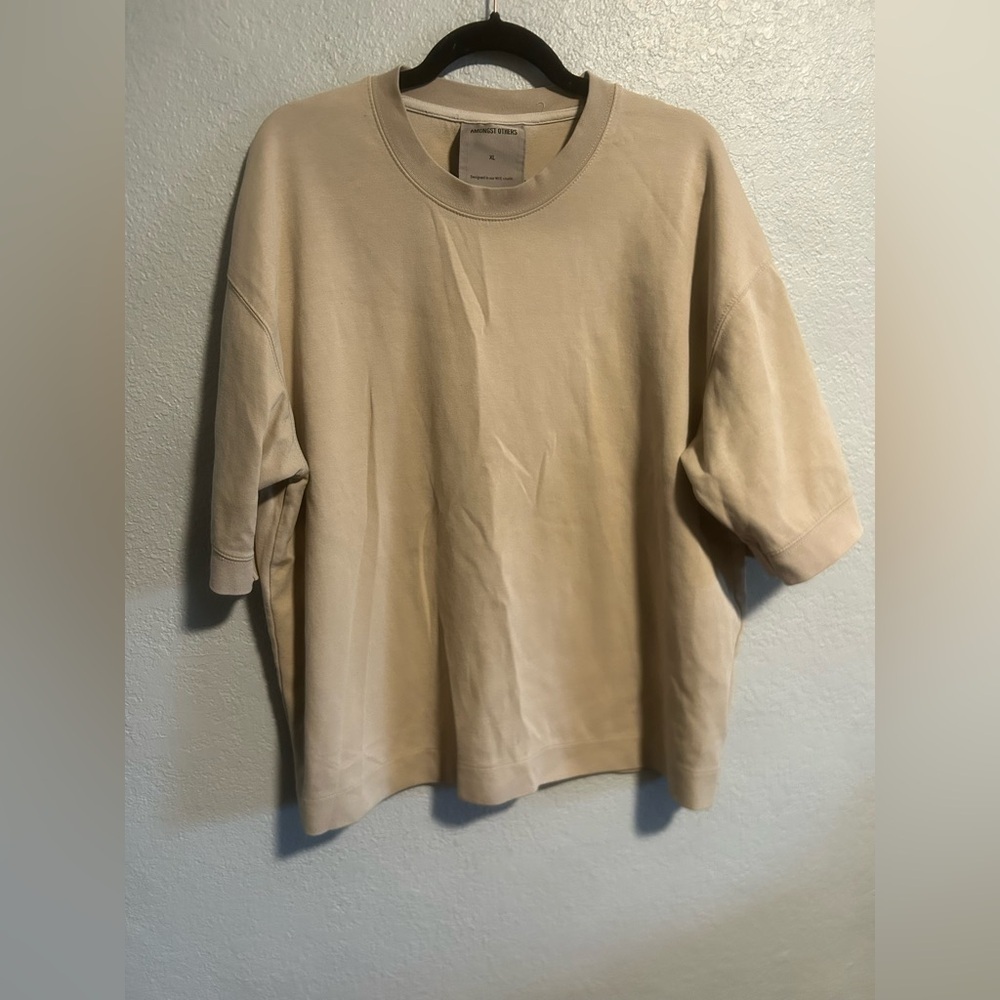 Men’s amongst others tee